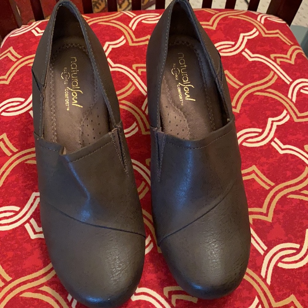 Shoes - Picture 3 of 12